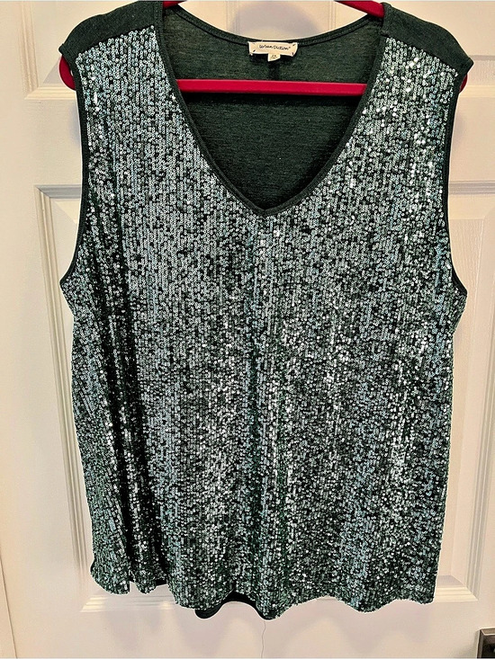 Urban Diction Tops - Urban Diction Sequin V-Neck Tank Top in Green Size 2X Like New